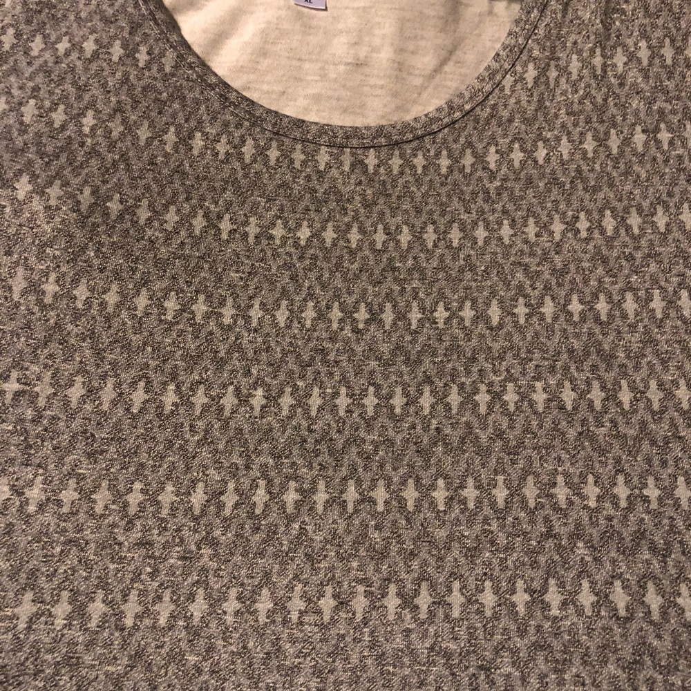 BNWT Lularoe Perfect T